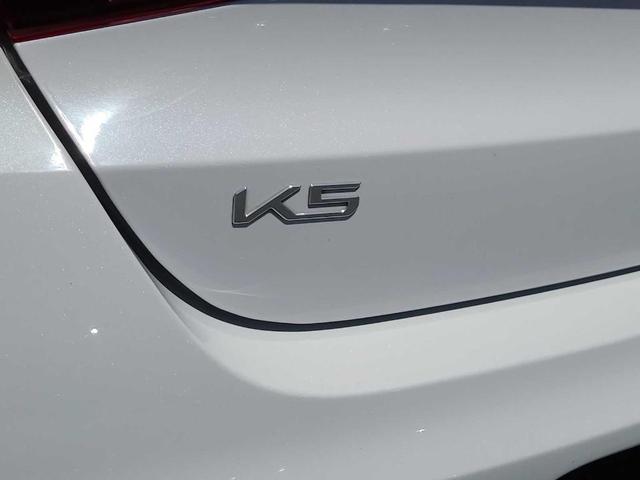 Photo of 2023 Glacial White Pearl Kia K5