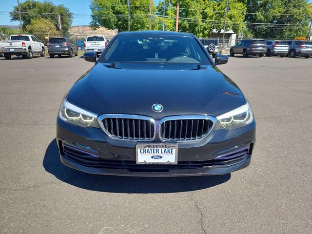 Photo of 2019 Black Sapphire Metallic BMW 530