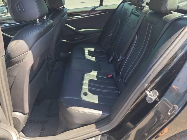 Photo of 2019 Black Sapphire Metallic BMW 530