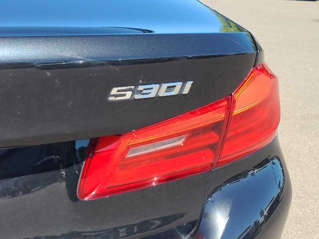 Photo of 2019 Black Sapphire Metallic BMW 530
