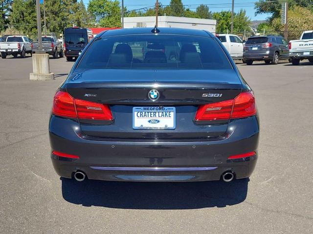 Photo of 2019 Black Sapphire Metallic BMW 530