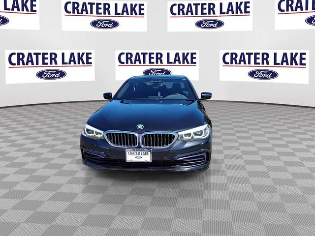 Photo of 2019 Black Sapphire Metallic BMW 530