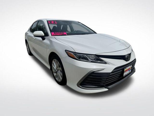 Photo of 2022 White Toyota Camry