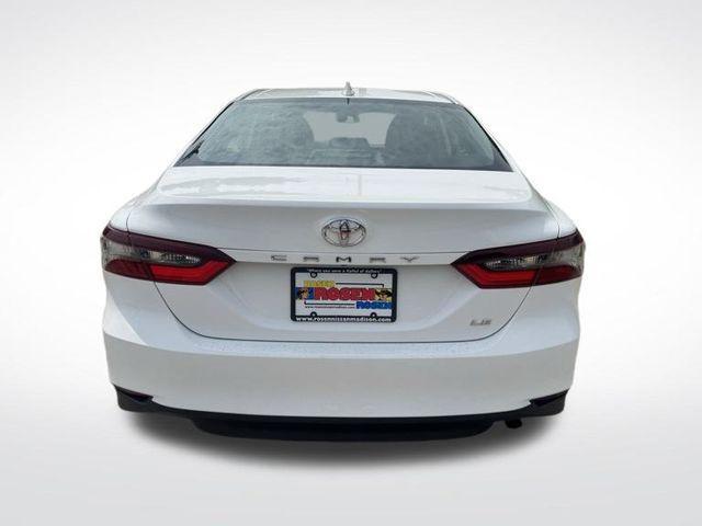 Photo of 2022 White Toyota Camry