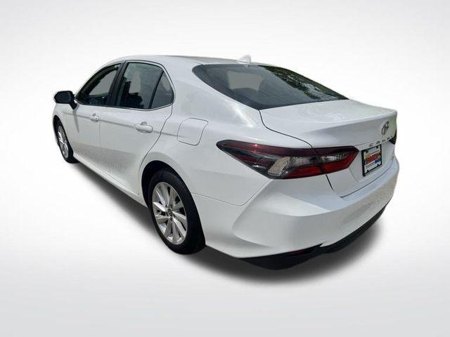Photo of 2022 White Toyota Camry