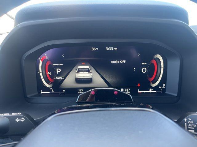 Photo of 2025 Everest White Pearl/Super Black Nissan Rogue