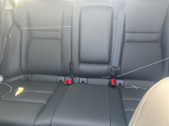 Photo of 2025 Everest White Pearl/Super Black Nissan Rogue