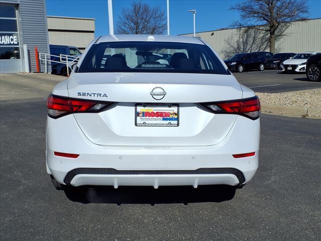 Photo of 2025 Aspen White Tricoat Nissan Sentra