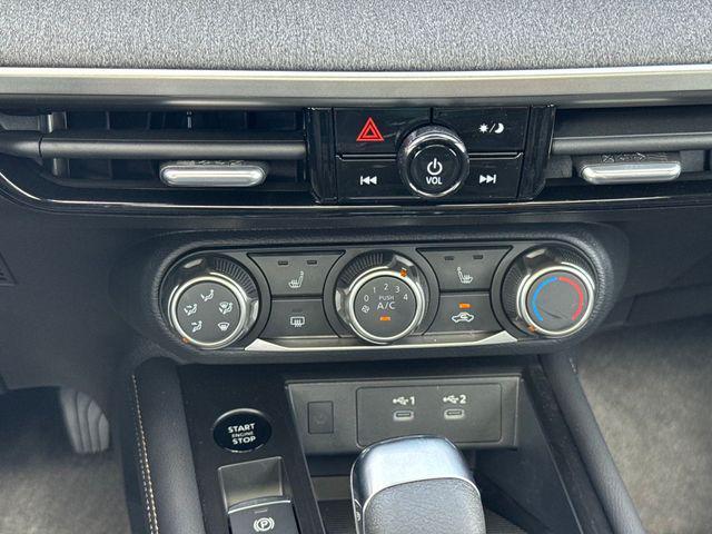 Photo of 2025 Canyon Bronze Metallic Nissan Kicks