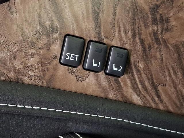 Photo of 2023 Anthracite Gray INFINITI QX80