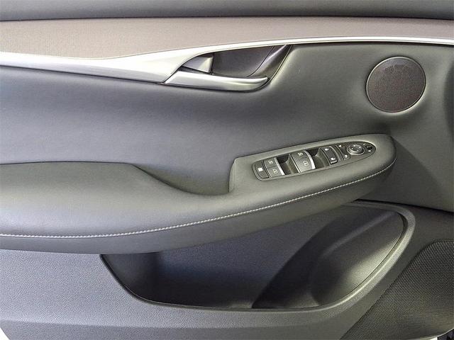 Photo of 2022 Majestic White INFINITI QX50