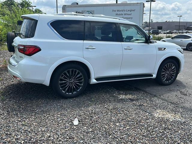 Photo of 2023 Moonstone White INFINITI QX80