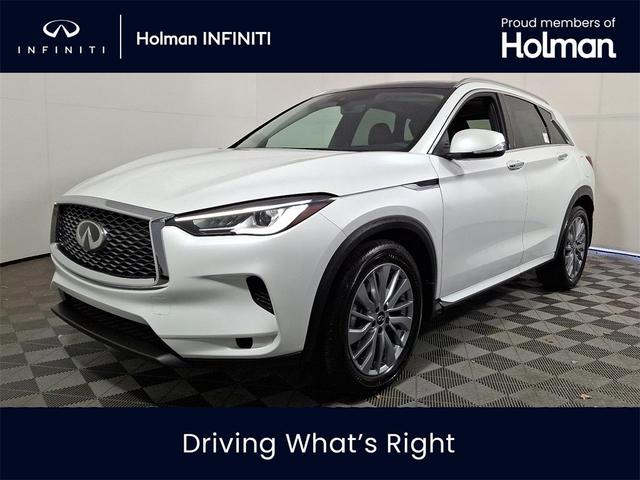 Photo of 2025 Radiant White INFINITI QX50