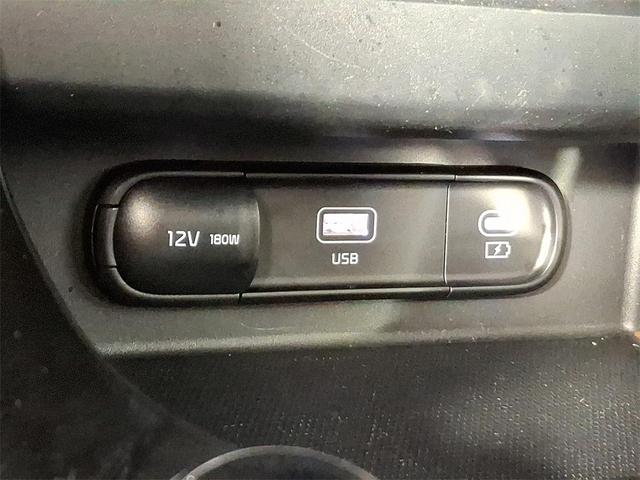Photo of 2024 Steel Gray Kia Seltos