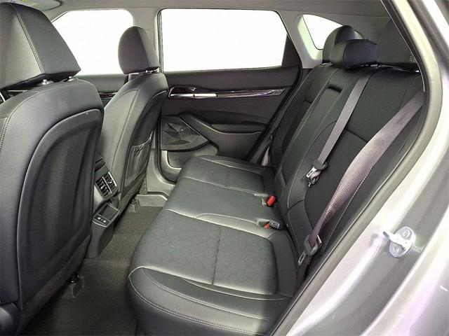 Photo of 2024 Steel Gray Kia Seltos