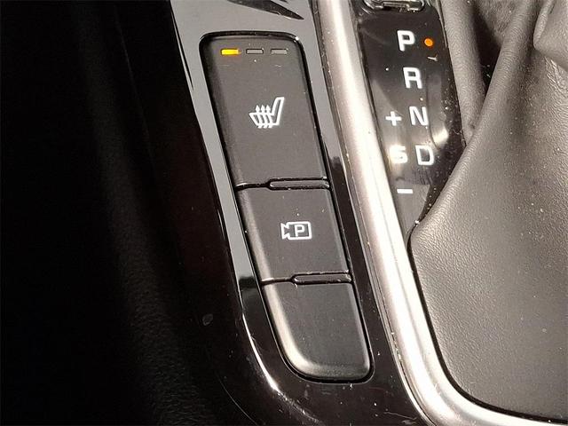 Photo of 2024 Steel Gray Kia Seltos
