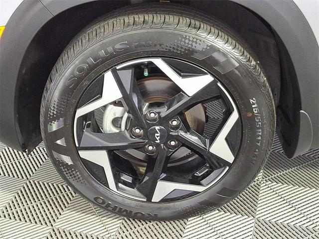 Photo of 2024 Steel Gray Kia Seltos