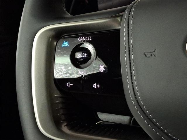 Photo of 2025 Diamond Black INFINITI QX80