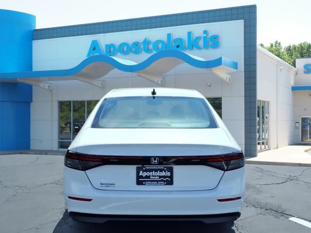 Photo of 2025 Platinum White Honda Accord