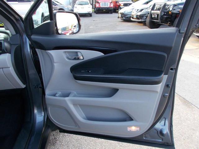 Photo of 2016 Modern Steel Metallic Honda Pilot