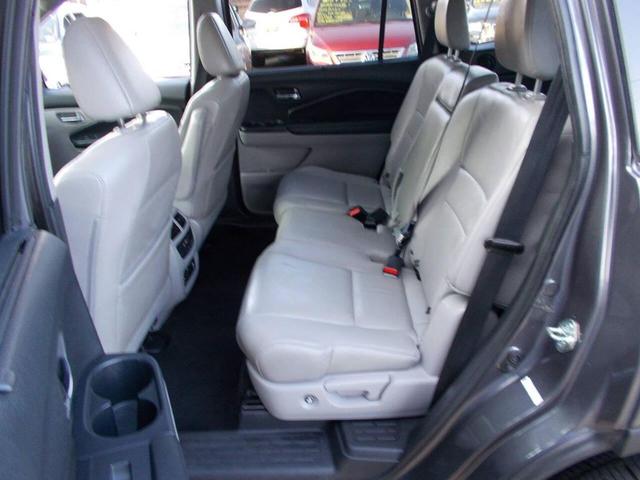 Photo of 2016 Modern Steel Metallic Honda Pilot