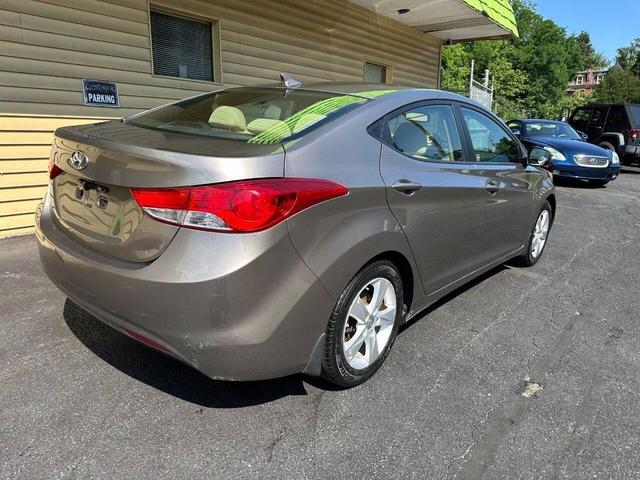 Photo of 2013 Desert Bronze Hyundai ELANTRA
