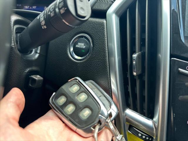 Photo of 2015 White Cadillac SRX