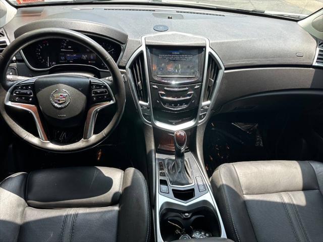 Photo of 2015 White Cadillac SRX