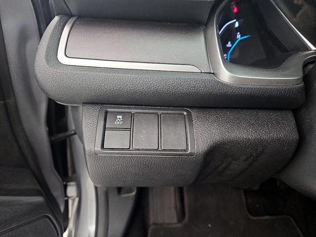 Photo of 2016 Gray Honda Civic