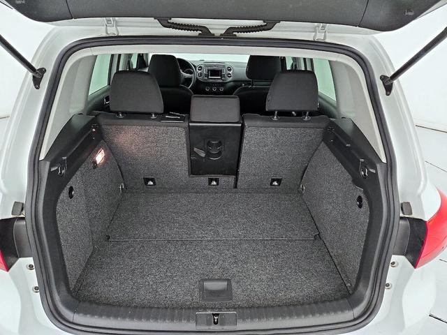 Photo of 2017 White Volkswagen Tiguan Limited