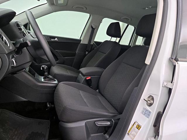 Photo of 2017 White Volkswagen Tiguan Limited