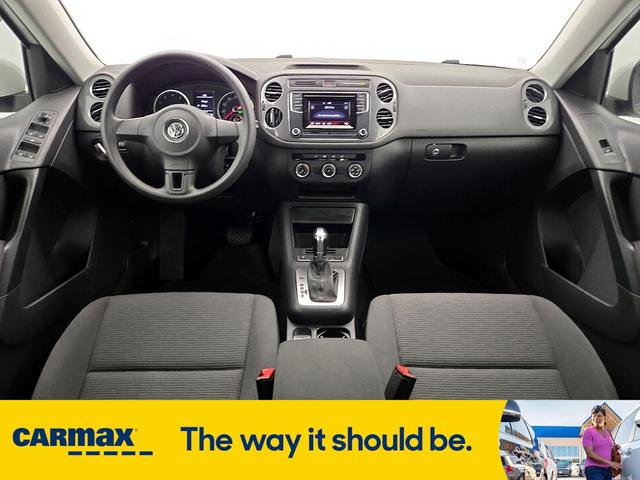 Photo of 2017 White Volkswagen Tiguan Limited
