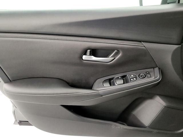 Photo of 2024 Gray Nissan Sentra