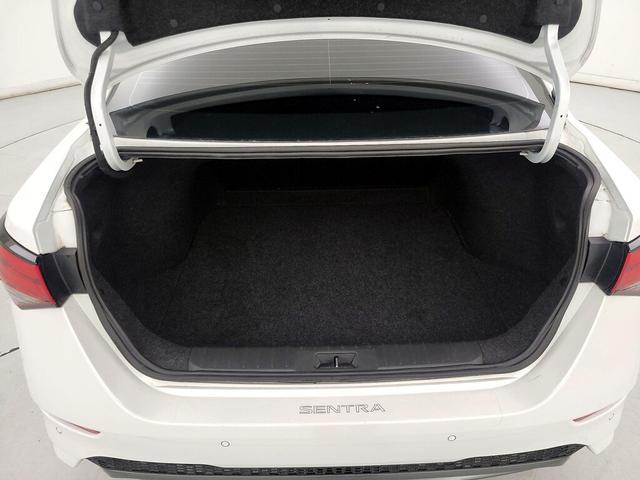 Photo of 2021 White Nissan Sentra