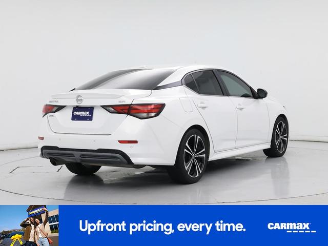Photo of 2021 White Nissan Sentra