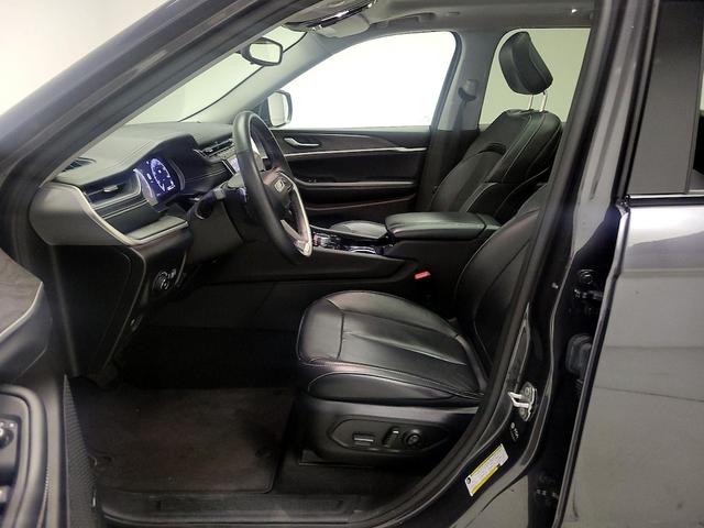 Photo of 2022 Gray Jeep Grand Cherokee