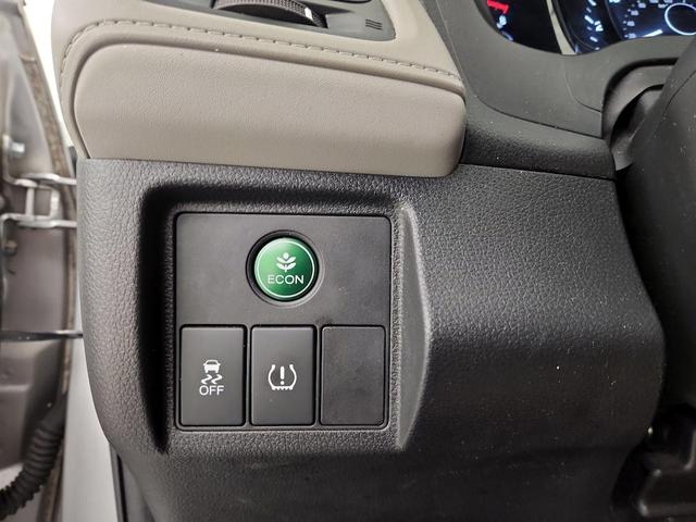 Photo of 2016 Silver Honda HR-V
