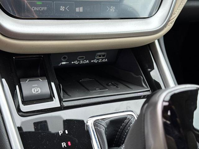 Photo of 2025 Crystal White Pearl Subaru Outback