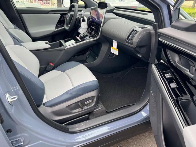 Photo of 2025 Harbor Mist Gray Pearl Subaru Solterra