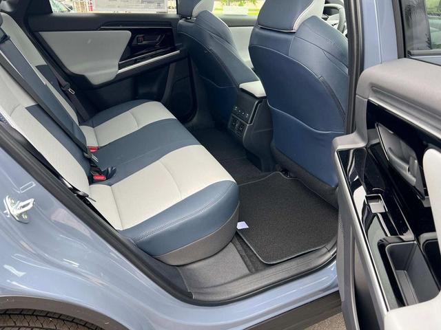 Photo of 2025 Harbor Mist Gray Pearl Subaru Solterra