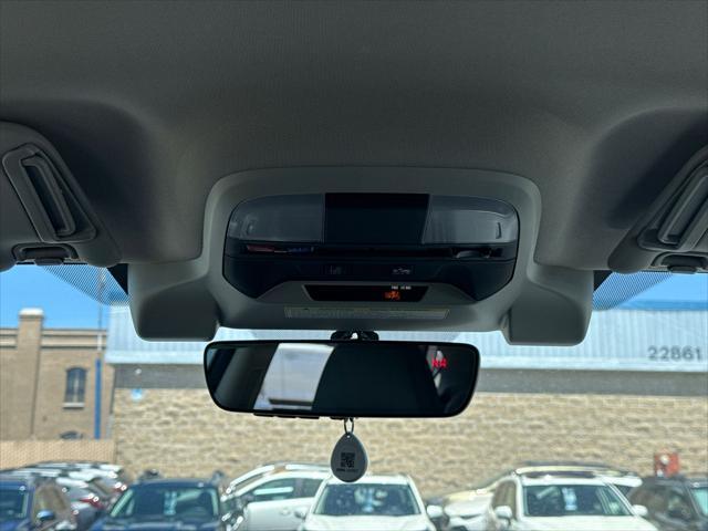 Photo of 2022 Crystal White Subaru Crosstrek