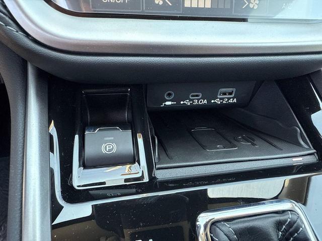 Photo of 2025 Crystal White Pearl Subaru Outback