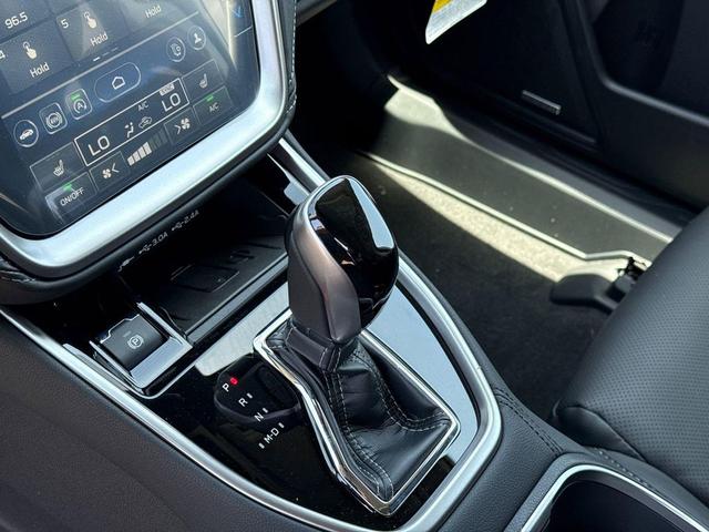 Photo of 2025 Crystal White Pearl Subaru Outback