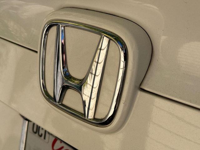 Photo of 2016 White Orchid Pearl Honda Civic