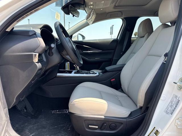 Photo of 2025 SNOWFLAKE WHT P Mazda CX-30
