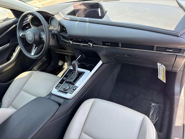 Photo of 2025 SNOWFLAKE WHT P Mazda CX-30