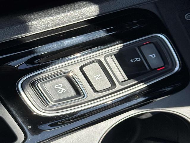 Photo of 2023 WHITE Honda Pilot