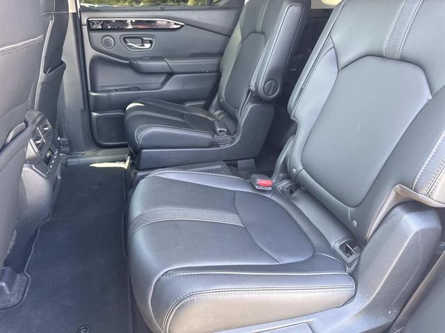 Photo of 2023 WHITE Honda Pilot