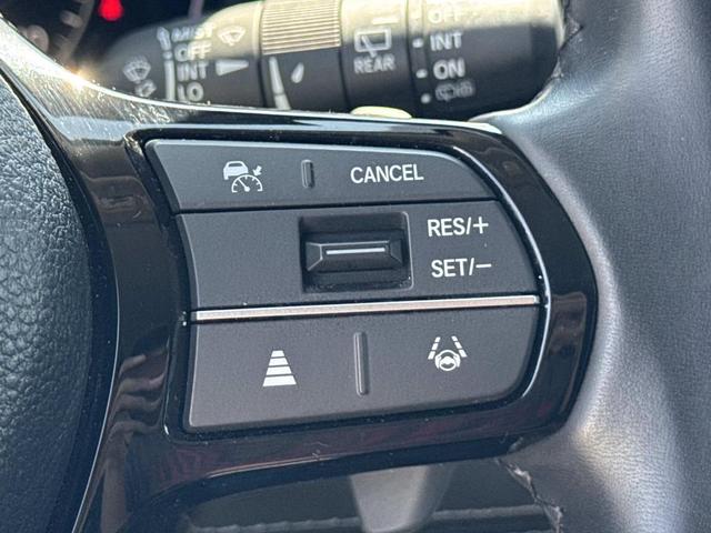 Photo of 2023 WHITE Honda Pilot