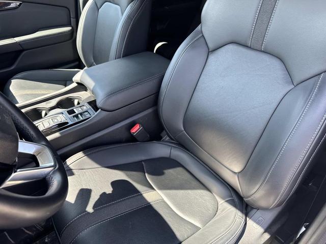 Photo of 2023 WHITE Honda Pilot